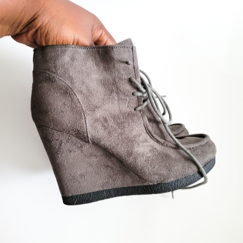 Nine West nicholson wedge lace up booties
